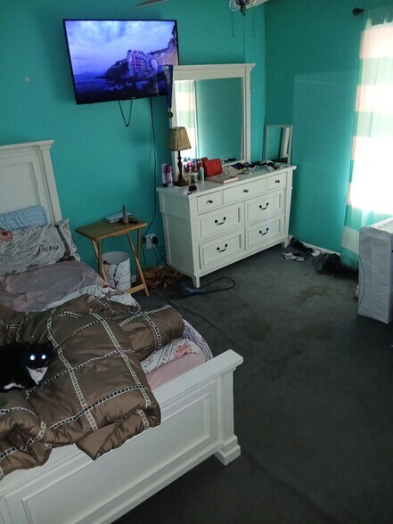 More Photos Of 2400 Volunteer Pky, Bristol Loft Creative Space For Sale