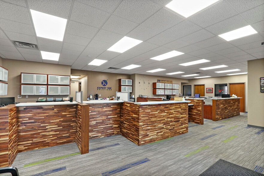 More Photos Of 1127 Prairie Dr, Racine Medical For Lease