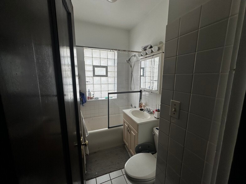 More Photos Of 3100 N LeClaire Ave, Chicago Apartments For Sale