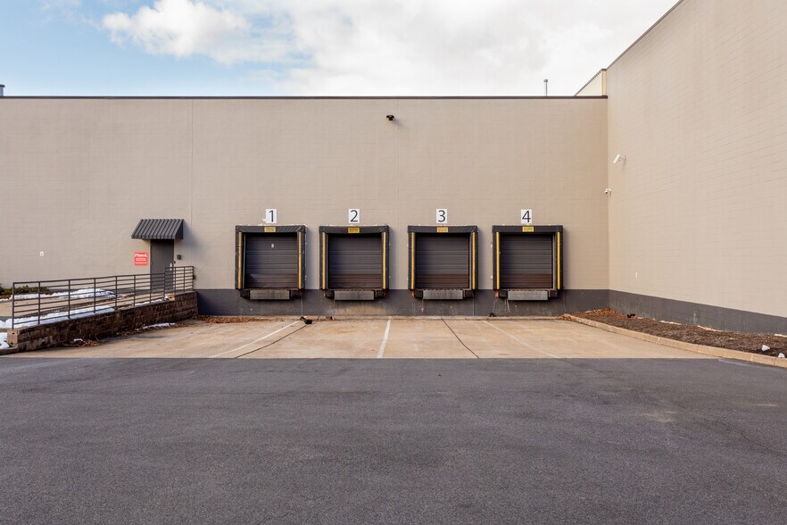 More Photos Of 8 Vreeland Ave, Totowa Refrigeration Cold Storage For Lease