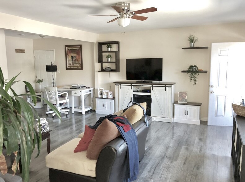 More Photos Of 1129-1135 W 10th St, San Pedro Apartments For Sale