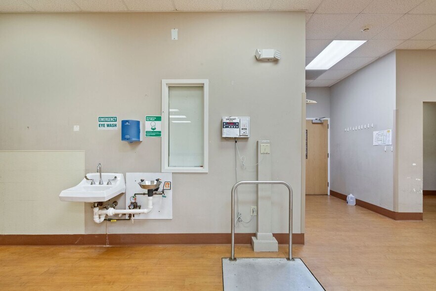 More Photos Of 1922 K M Wicker Memorial Dr, Sanford Medical For Lease