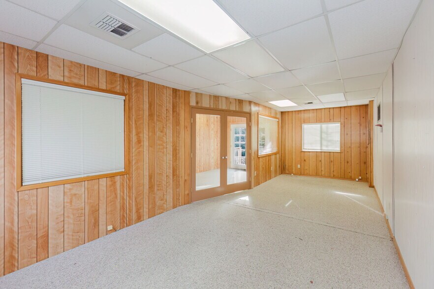 More Photos Of 4938 SW Lake Flora Rd, Port Orchard Office For Lease