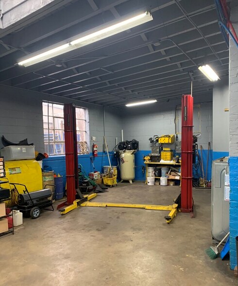 More Photos Of 871 Yonkers Ave, Yonkers Auto Repair For Sale