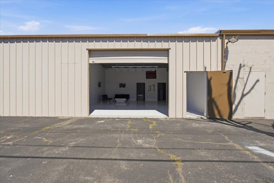 More Photos Of 4554 Auburn Blvd, Sacramento Auto Dealership For Sale