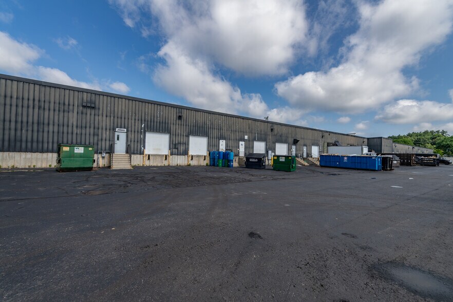 More Photos Of 472 Amherst St, Nashua Distribution For Lease