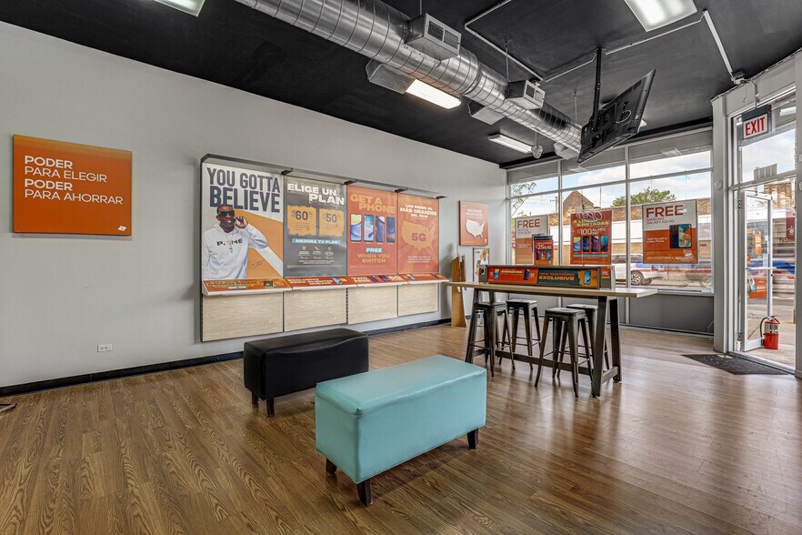 More Photos Of 5933-5945 W Division St, Chicago Storefront For Sale