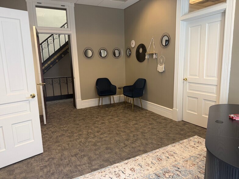 More Photos Of 521 S Main St, Findlay Storefront Retail Office For Lease