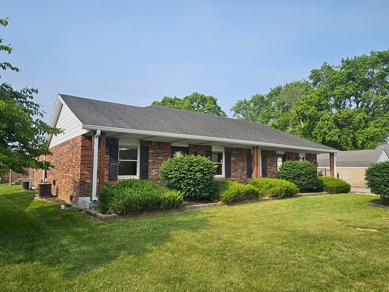 Primary Photo Of 325 E Main St, Brownsburg Daycare Center For Lease