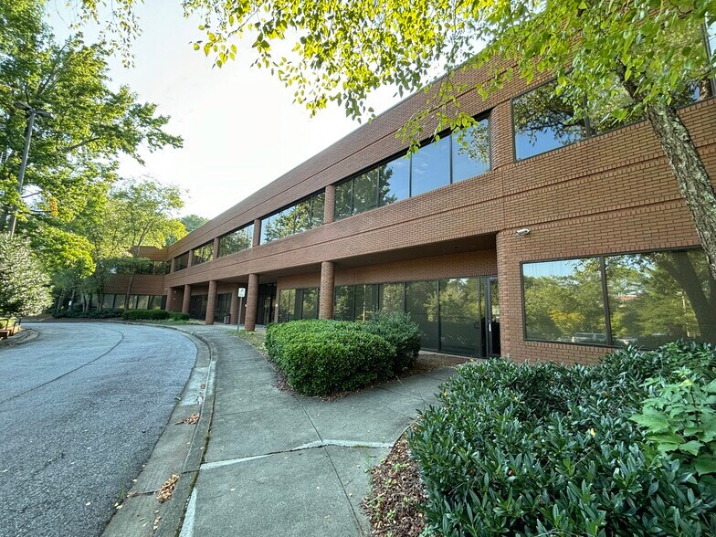 More Photos Of 5515 Spalding Dr, Peachtree Corners Office For Sale