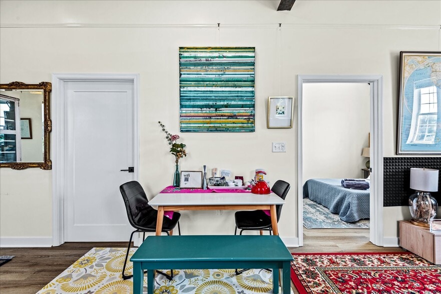 More Photos Of 10 Irving Ave N, Colonial Beach Apartments For Sale