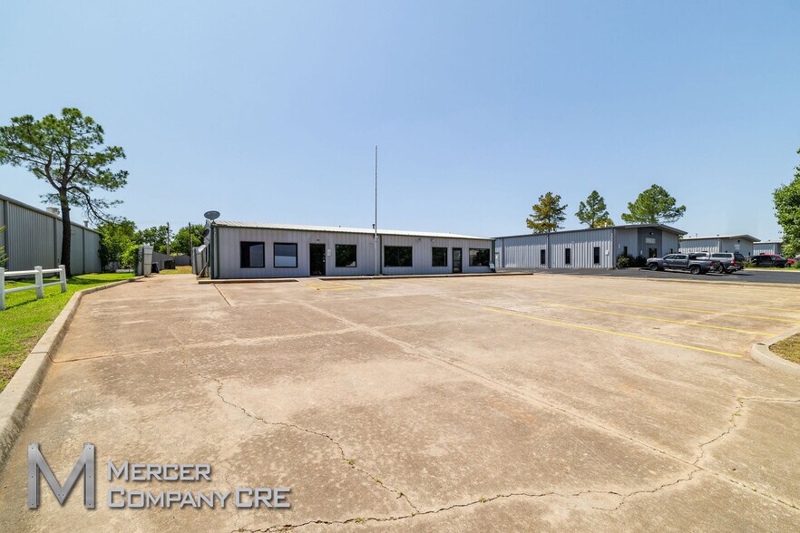 More Photos Of 2601 S Purdue Ave, Oklahoma City Flex For Lease