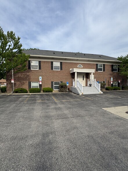 More Photos Of 1020 S Arlington Heights Rd, Arlington Heights Office For Lease