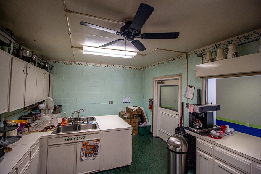 More Photos Of 23696 Northline Rd, Taylor Religious Facility For Sale