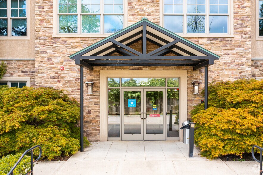 More Photos Of 325 W Germantown Pike, East Norriton Township Medical For Lease