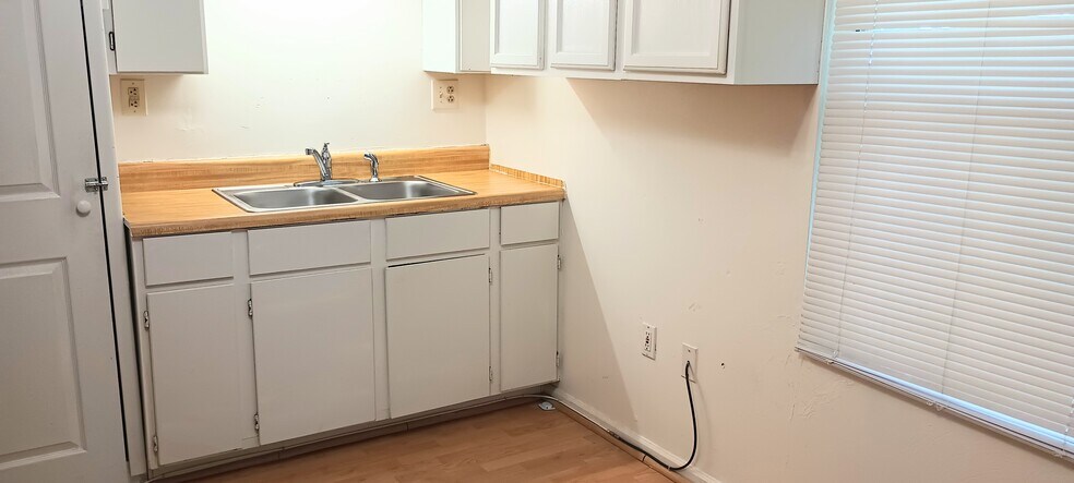 More Photos Of 5105 Melrose Ave NW, Roanoke Freestanding For Sale
