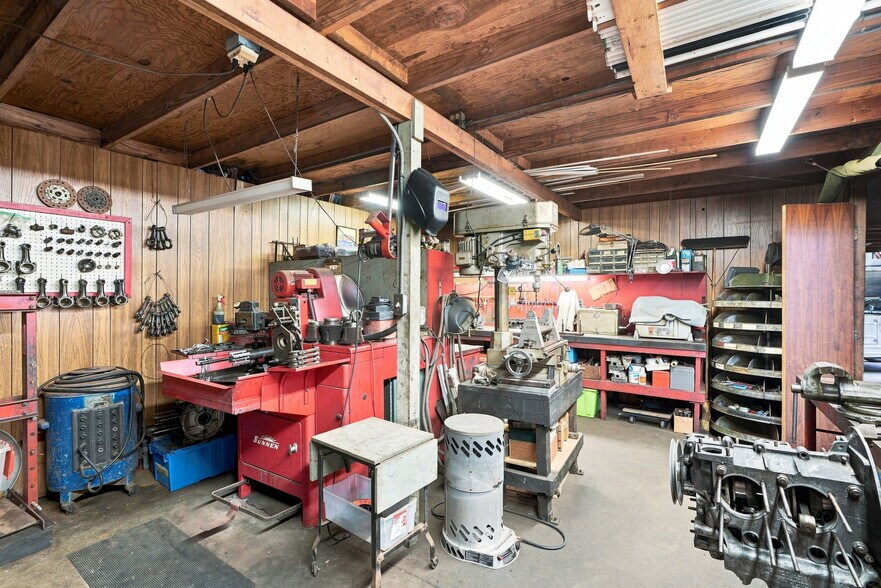 More Photos Of 119 Dewey St, Pacific Grove Auto Repair For Sale