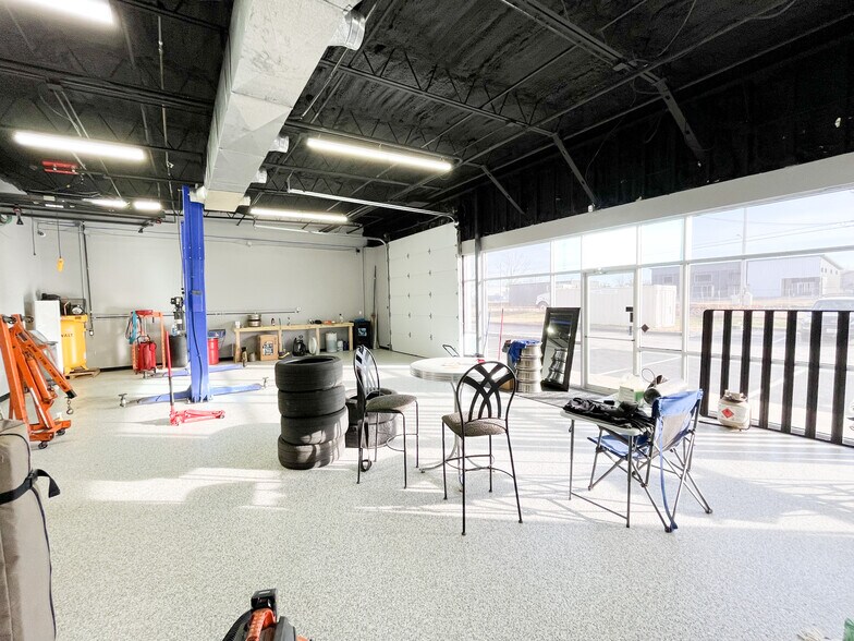 More Photos Of 610-614 N National Ave, Springfield General Retail For Sale