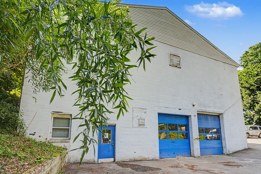 More Photos Of 23 Malcolm St, Morristown Industrial For Sale