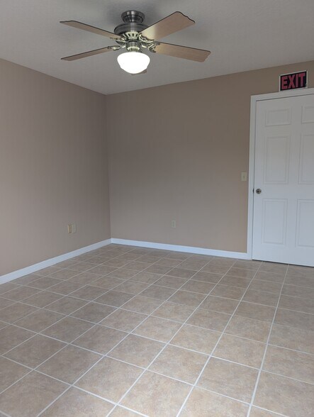 More Photos Of 400 Barton Blvd, Rockledge Light Manufacturing For Lease