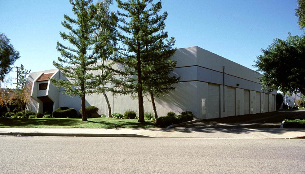 More Photos Of 9253-9259 Eton Ave, Chatsworth Warehouse For Lease