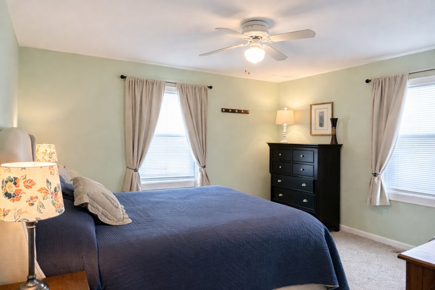More Photos Of 11481 Main St, Honor Hotel For Sale