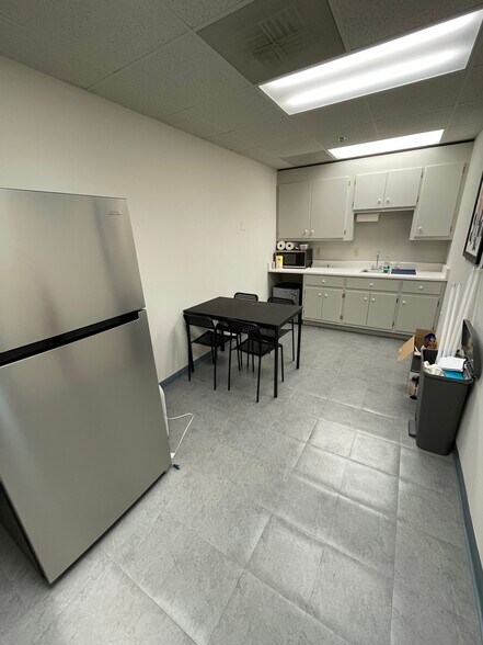 More Photos Of 200 N Main St, Greenville Office Residential For Lease