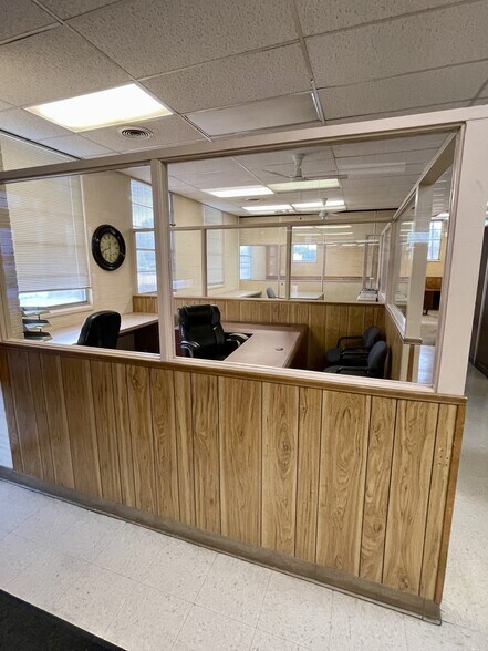 More Photos Of 2689 Livingston Rd, Jackson Warehouse For Sale