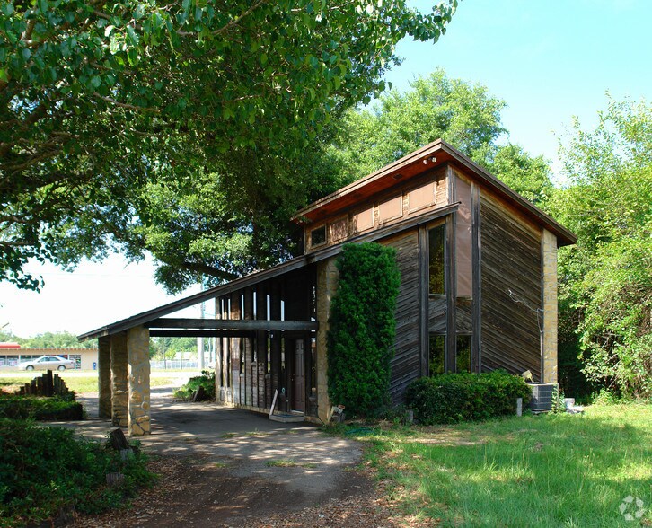 More Photos Of 5055 Us-90, Pace Office For Sale