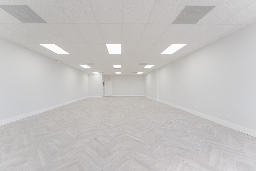 More Photos Of 209 W Hillsboro Blvd, Deerfield Beach General Retail For Lease