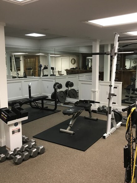 More Photos Of 131 Maple Ave Ext, Amsterdam Coworking Space