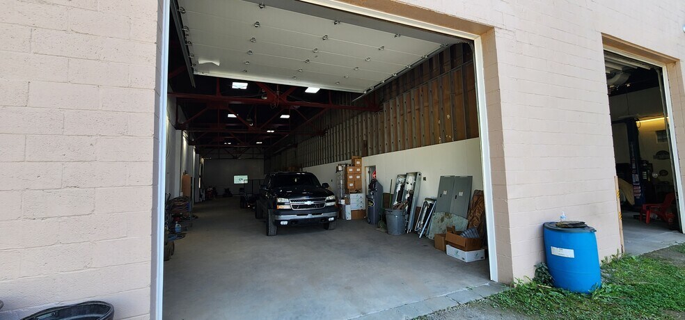 More Photos Of 701 7th St, Clairton Warehouse For Sale