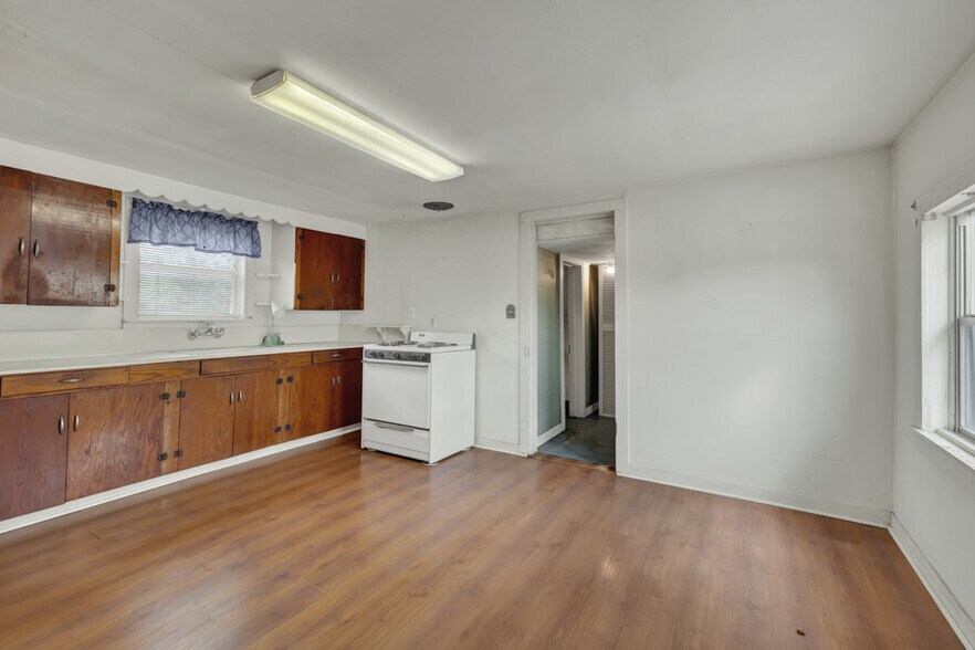More Photos Of 1959 Gruene Rd, New Braunfels Office For Sale