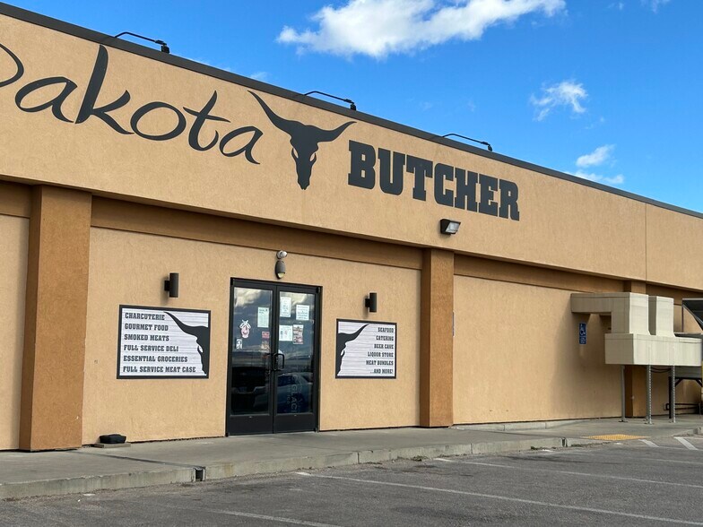 More Photos Of 651 N Creek Dr, Rapid City Storefront Retail Office For Lease