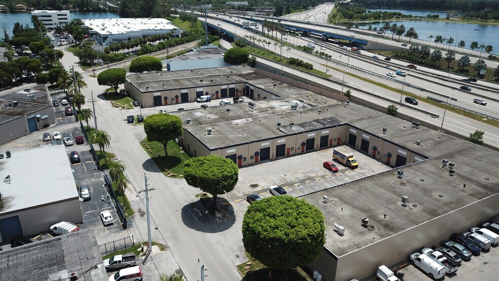 More Photos Of 4834-4890 SW 75th Ave, Miami Warehouse For Lease