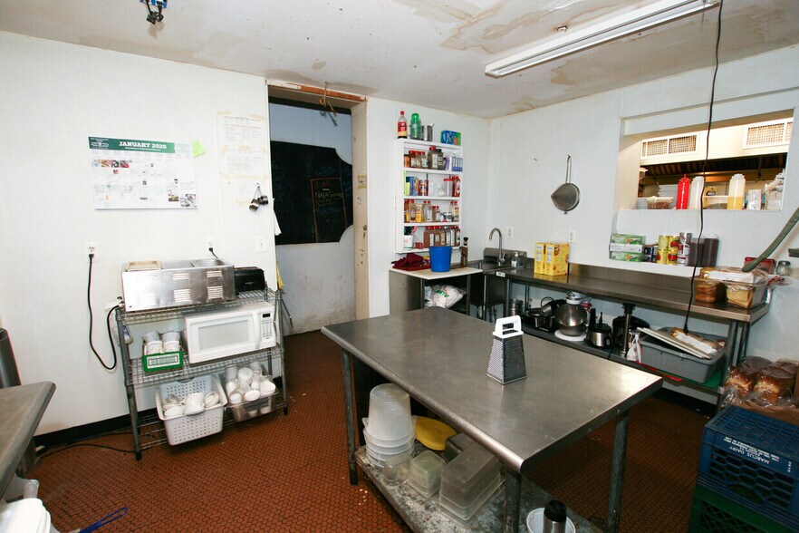 More Photos Of 2650-2652 E Somerset St, Philadelphia Restaurant For Lease