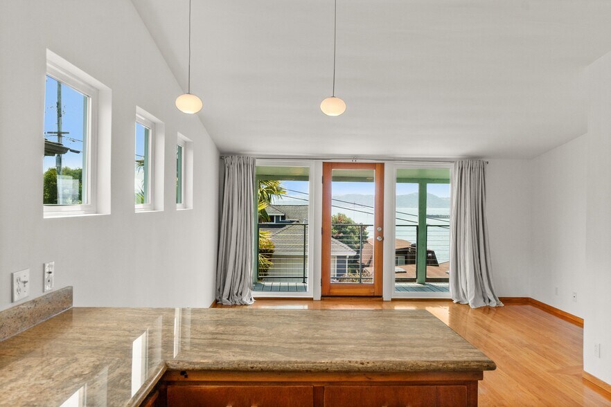 More Photos Of 620 Golden Gate Ave, Richmond Apartments For Sale