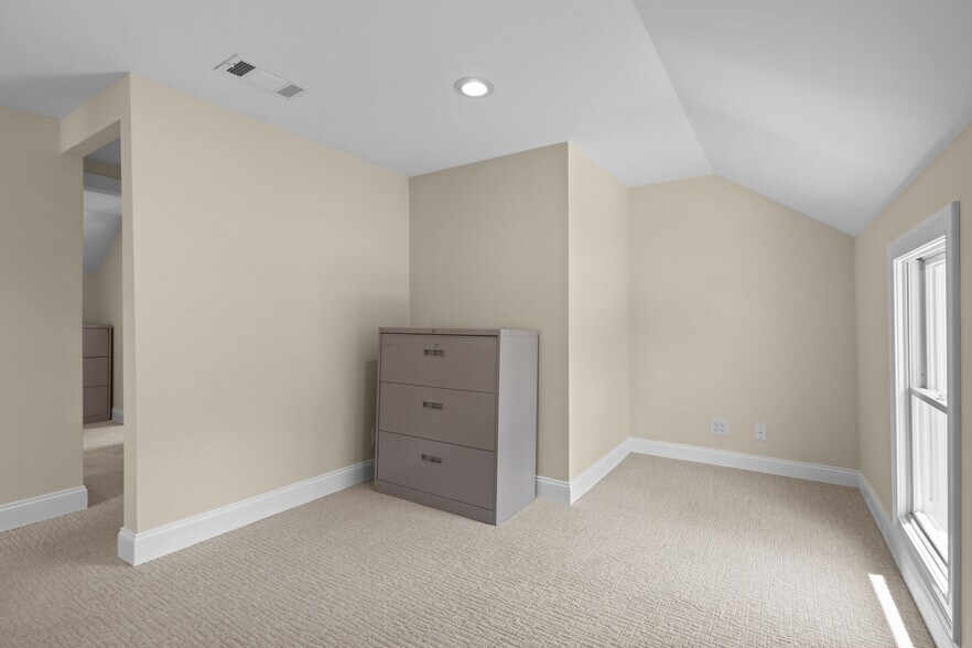 More Photos Of 2695 Hartford Ave, Johnston Office For Lease