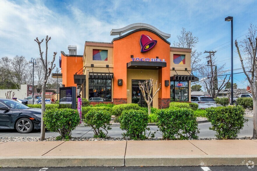 More Photos Of 3375 Port Chicago Hwy, Concord General Retail For Sale