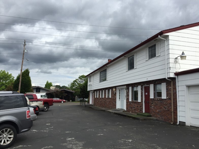 More Photos Of 1363-1367 Commercial St SE, Salem Office For Lease