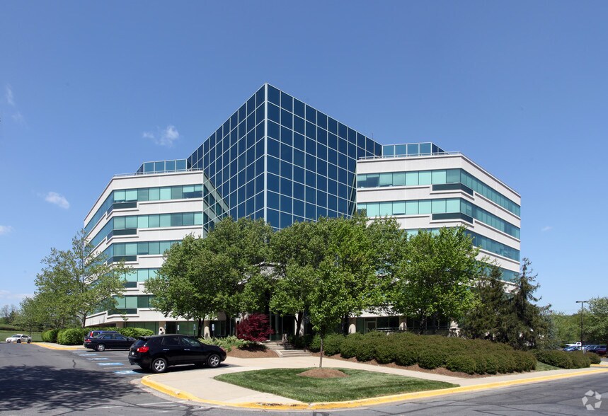 More Photos Of 4041 Powder Mill Rd, Beltsville Office Residential For Lease