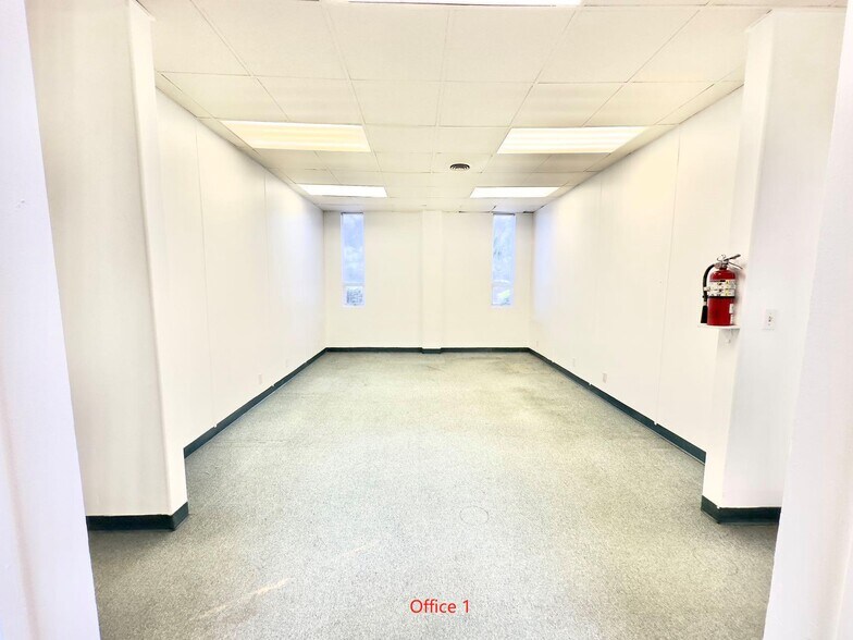 More Photos Of 882-890 Mahler Rd, Burlingame Warehouse For Lease
