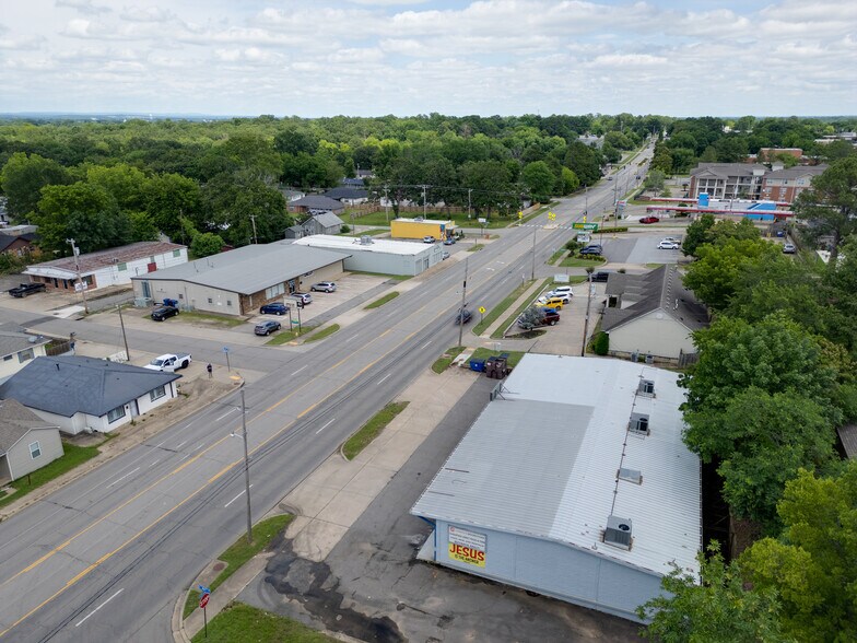 More Photos Of 4612 Grand Ave, Fort Smith Loft Creative Space For Lease