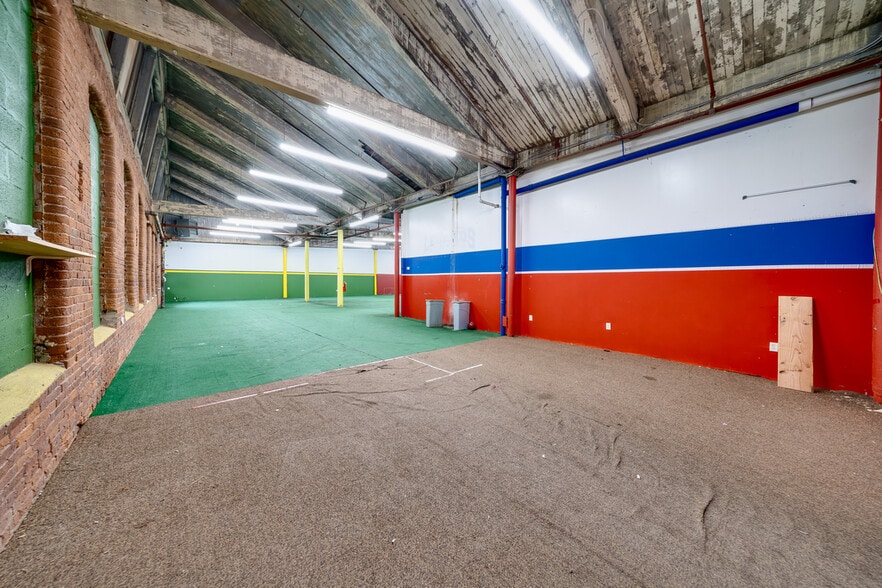 More Photos Of 224 Stockton St, Phillipsburg Showroom For Lease