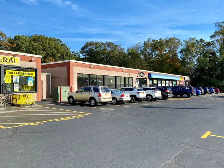 More Photos Of 29 Rocky Point Yaphank Rd, Rocky Point Storefront For Lease