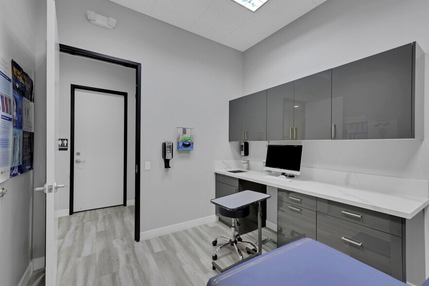 More Photos Of 375 N Stephanie St, Henderson Medical For Sale