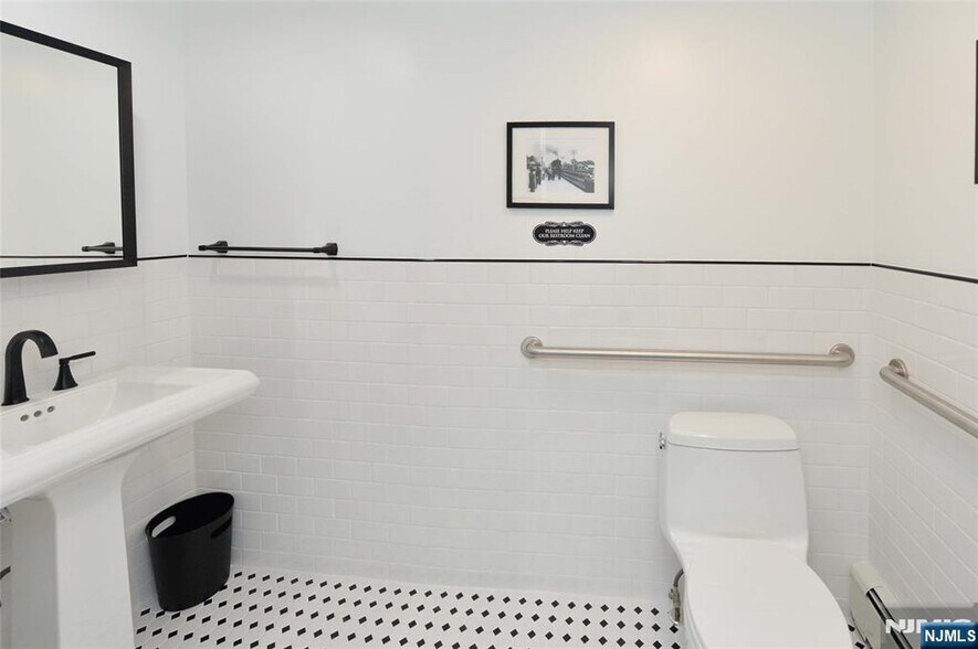 More Photos Of 17 Godwin Ave, Ridgewood General Retail For Lease