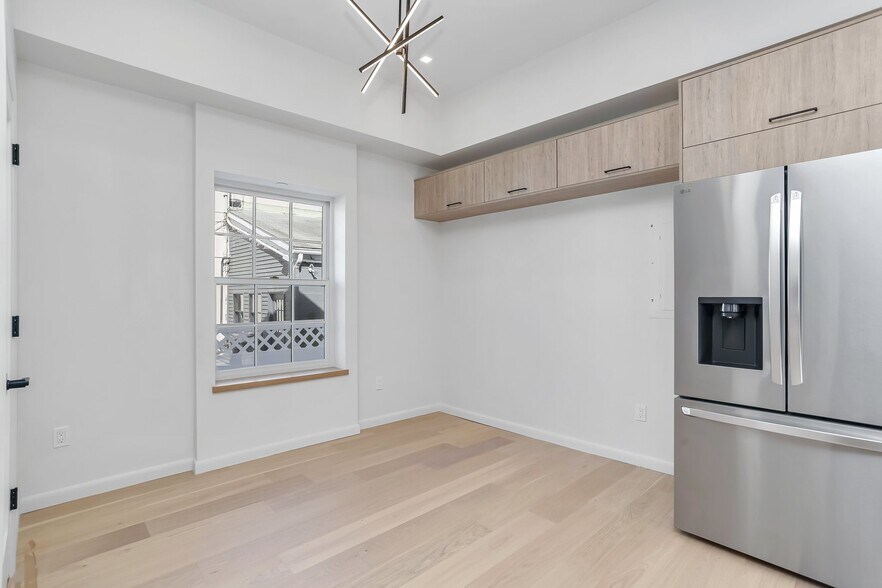 More Photos Of 63 Church St, Greenwich Apartments For Sale