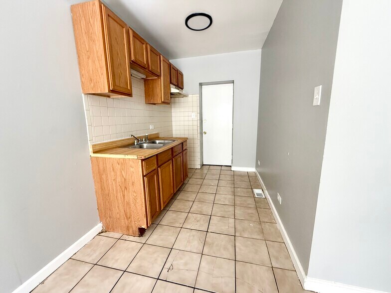 More Photos Of 1721-1725 E 79th St, Chicago Apartments For Sale