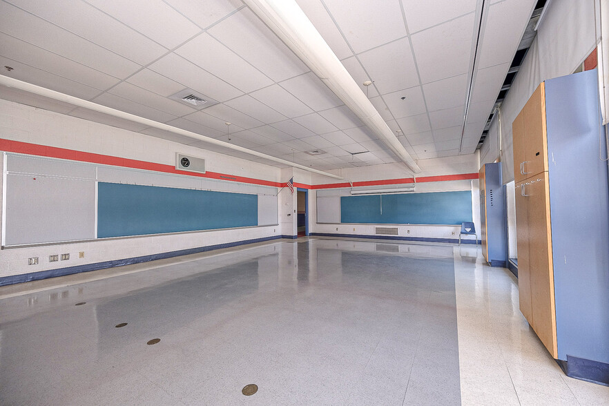 More Photos Of 255 Third St, New Kensington Schools For Sale